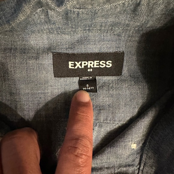 EXPRESS Button -Down - Picture 2 of 5
